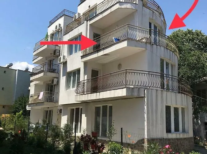 Helga Апартаменты *